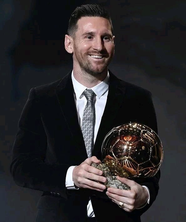 而他所展现 而他所展现