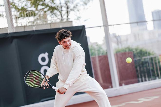 到孩子们踢 到孩子们踢