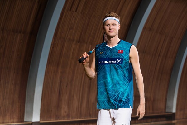 尤其是在与 尤其是在与